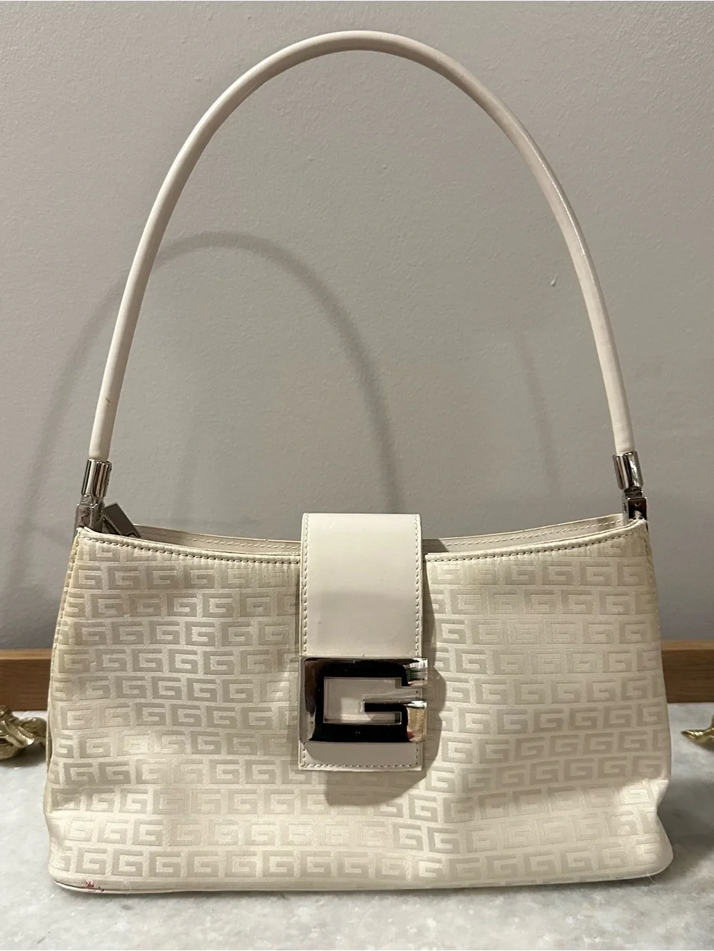 Vintage Cream-White Shoulder Bag with G Buckle